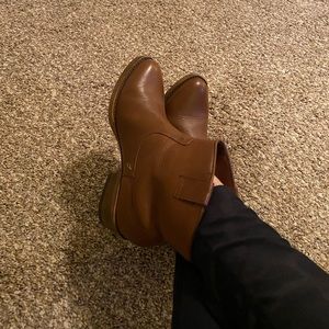 Kenneth Cole Reaction ankle booties